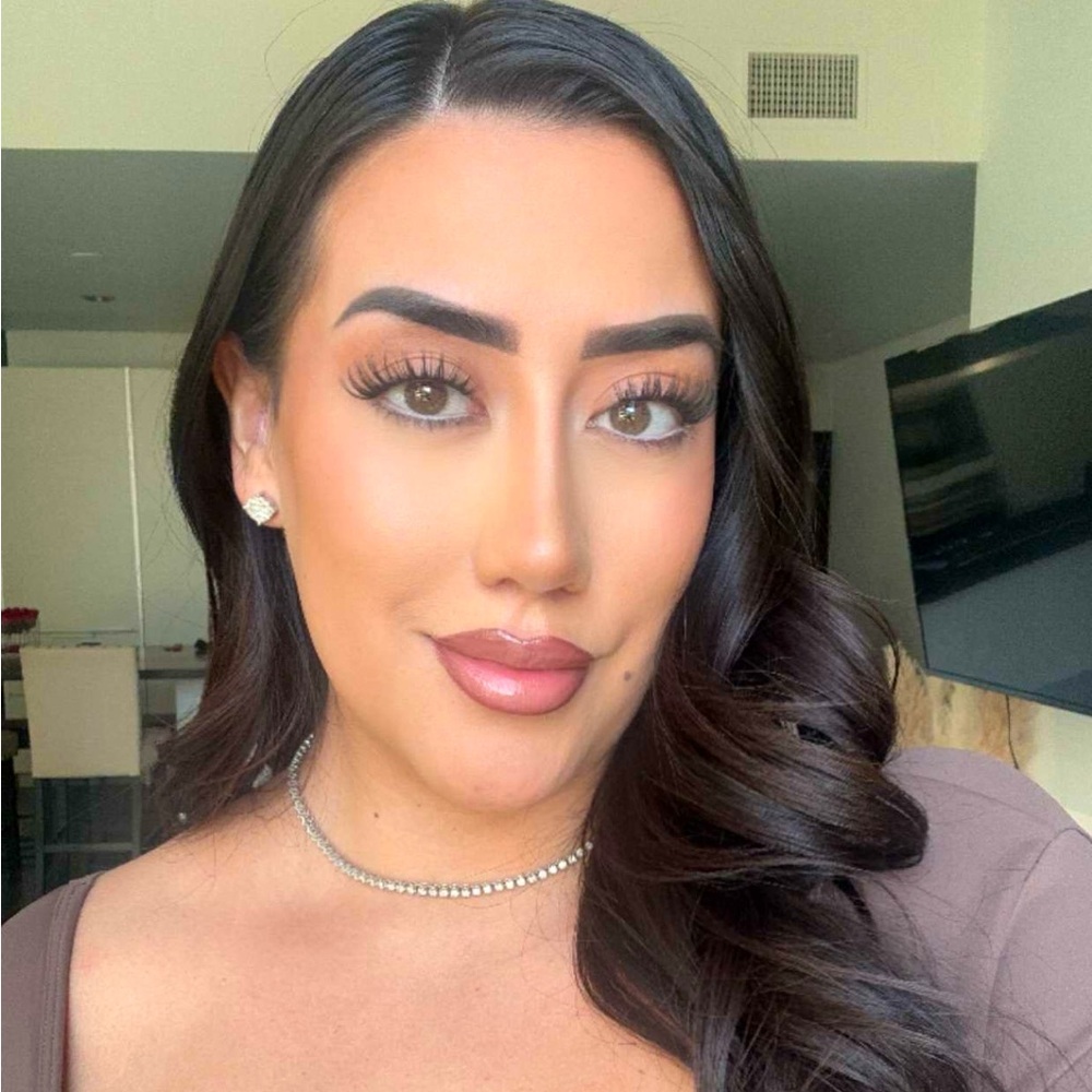 Meet your Posher, Melisa